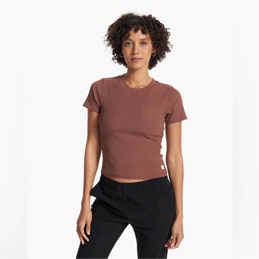 Vuori Women’s Pose Tee in Hazelnut, Size Small